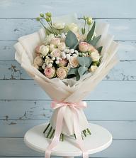 Букет цветов из:  Розы и Лизиантусы в Иванисово