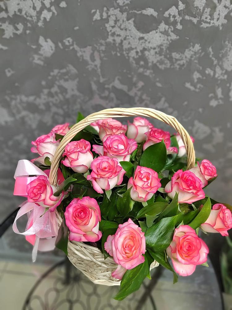 Цветочная композиция из Розы в корзине в Иванисово