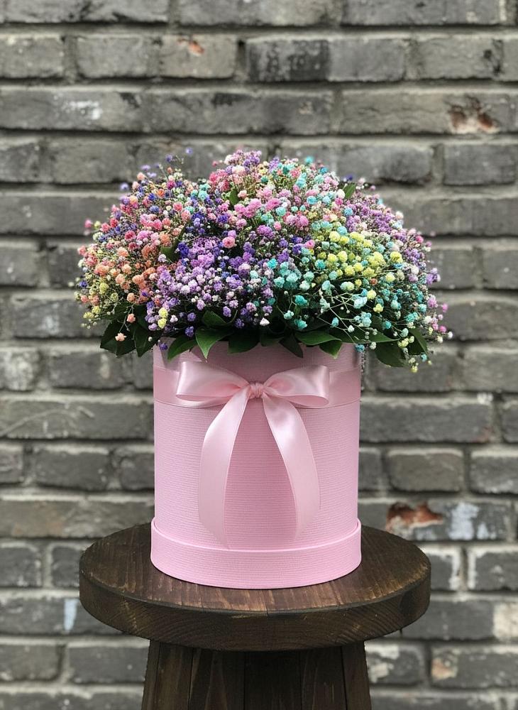 Цветочная композиция из Гипсофила и Розы в шляпной коробке в Иванисово