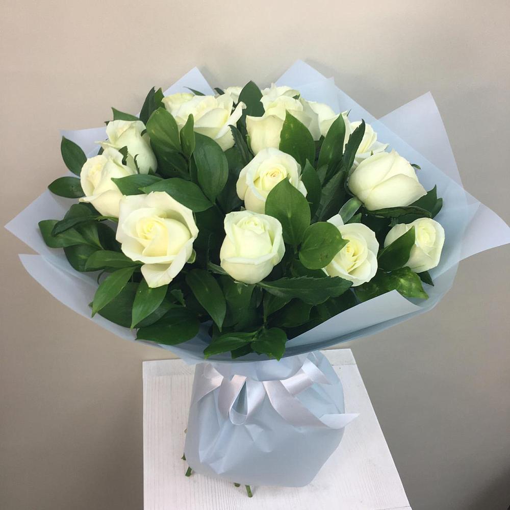 Букет 15 Белых роз Проуд в Иванисово