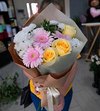 Букет цветов из:  Герберы, Розы и Хризантемы в Иванисово
