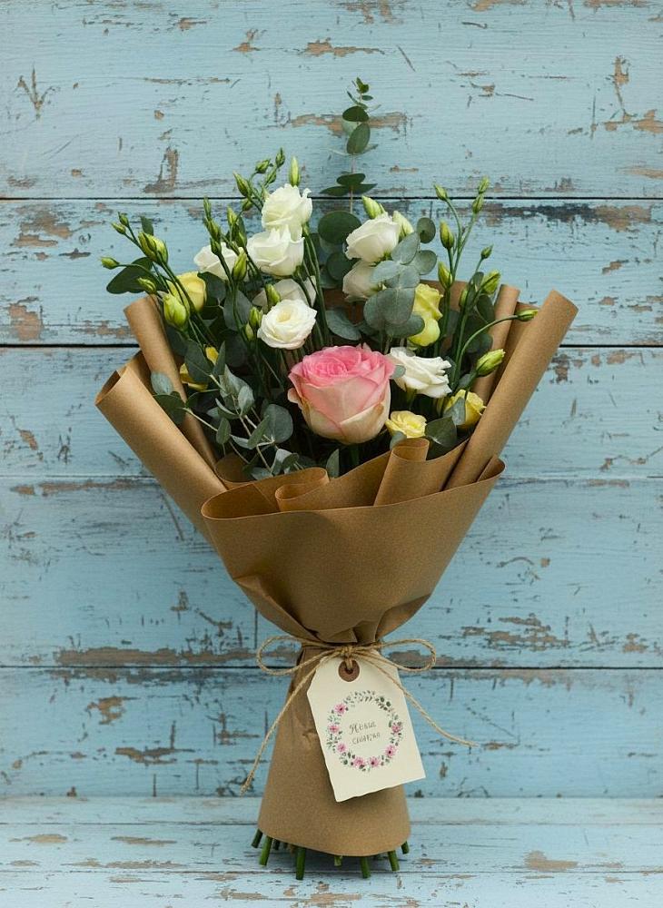 Букет цветов из: Розы и Лизиантусы в Иванисово