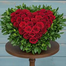 Цветочная композиция из Розы в виде сердца в Иванисово