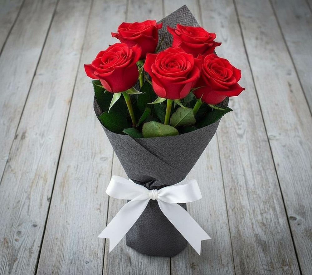 Букет 5 Красных роз Эдлесс Лав в Иванисово