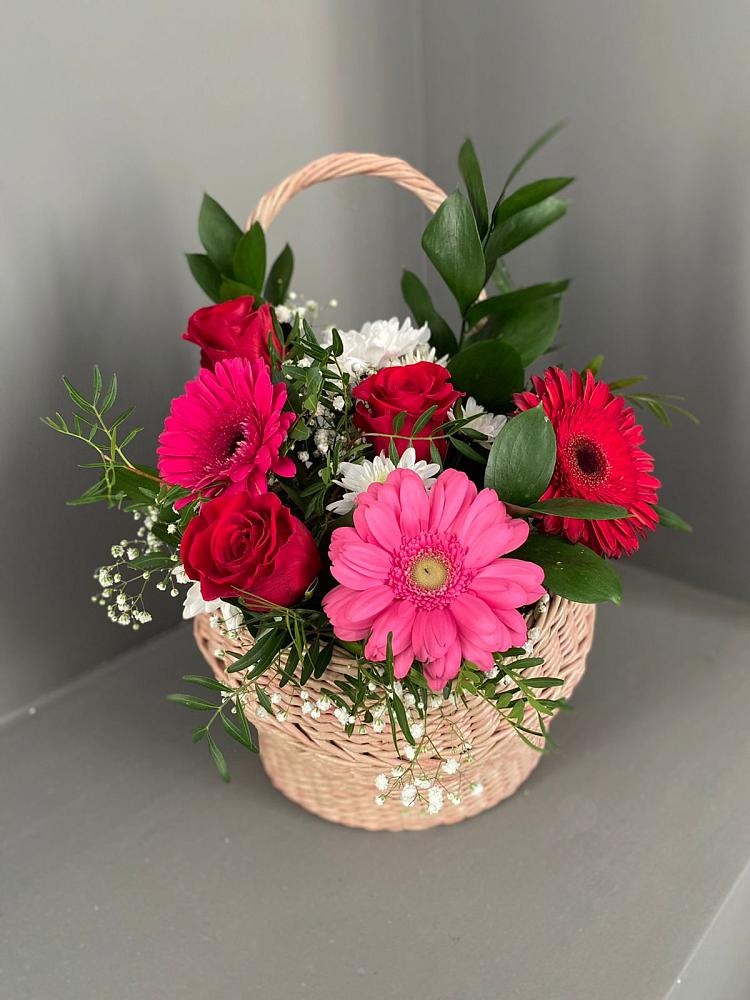 Цветочная композиция из Розы, Хризантемы и Герберы в корзине в Иванисово